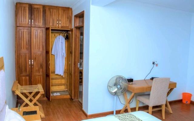 Rosemary Courts Bed And Breakfast 엔테베 외부 사진